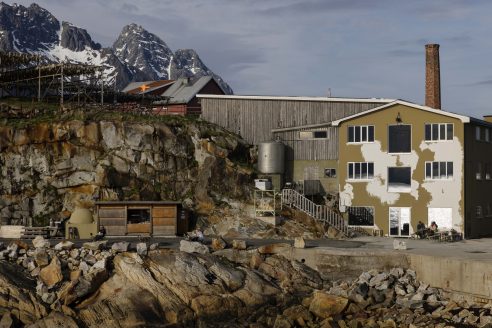 Jonathan-Tuckey-Design-Trevarefabrikken-Hotel-Lofoten-Andrea-Gjestvang-Photography-27-492x328.jpg